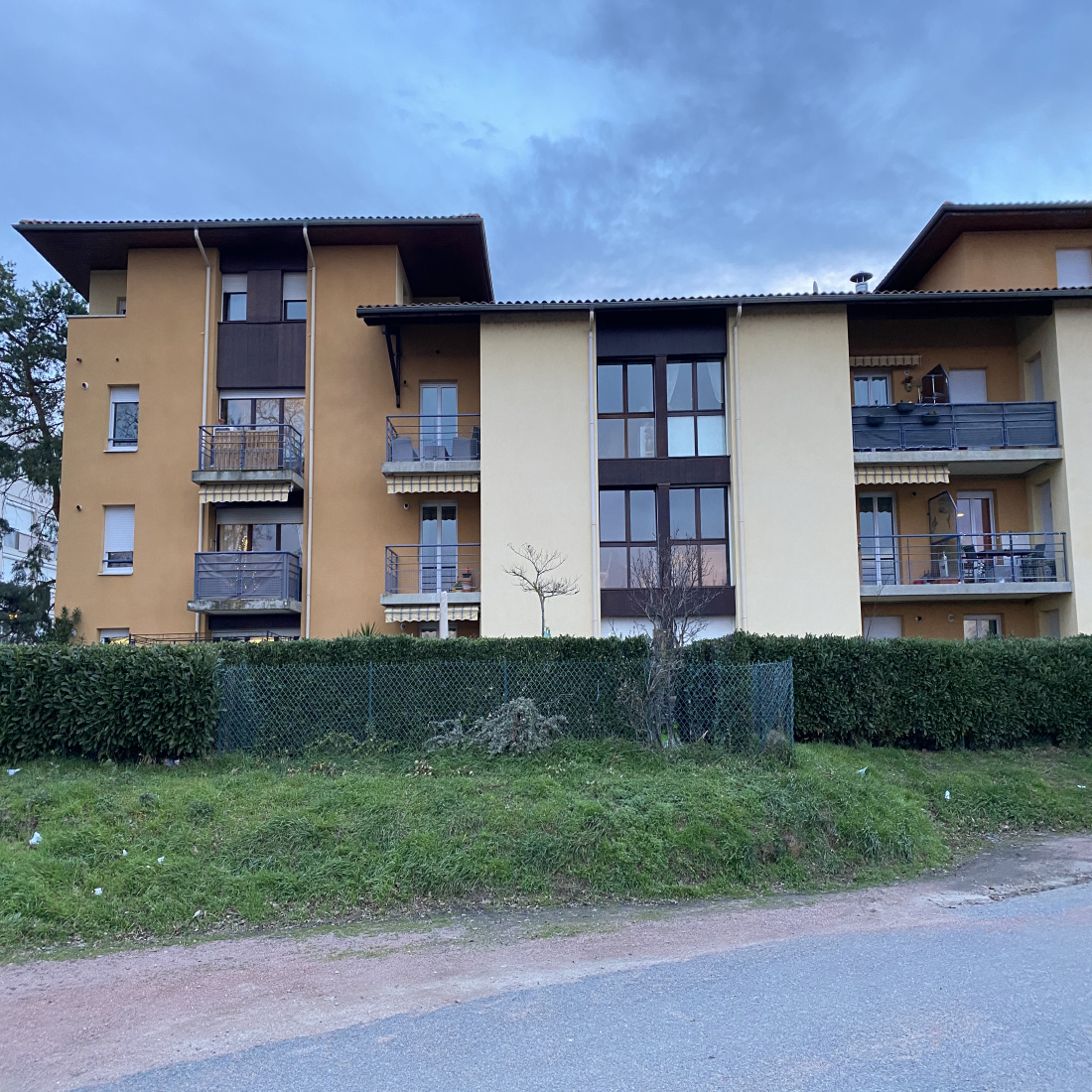 vente APPARTEMENT DUPLEX T5 AU COTEAU AVEC GARAGE Agence du Roannais